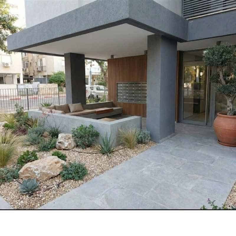 שיפוץ כניסה לבניין
